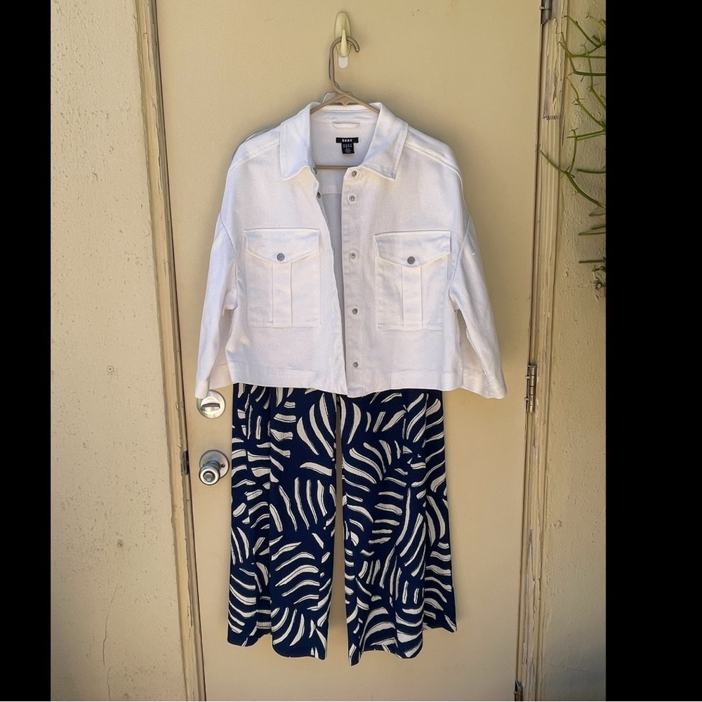 DKNY White 2 Cargo Pocket Snap Boxy Cropped Jacket Size M